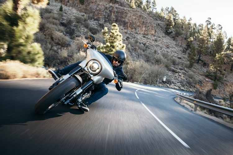 Lane Filtering vs Lane Splitting What Are the Differences